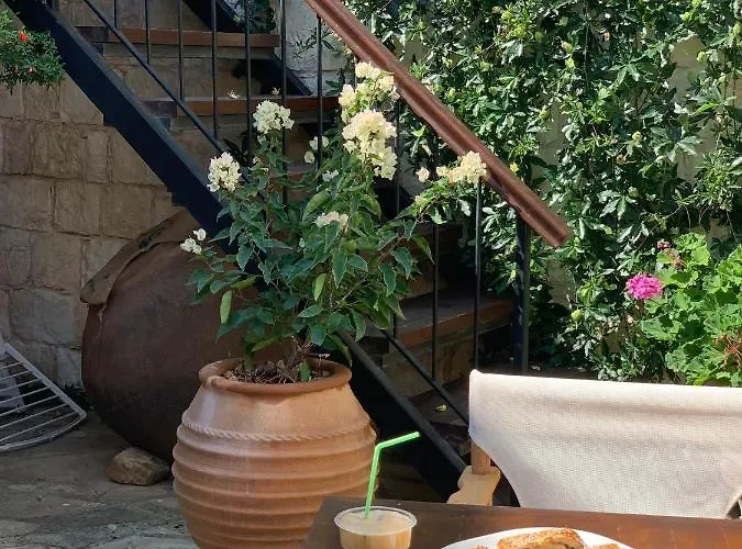 Saint George - Stone Costa *